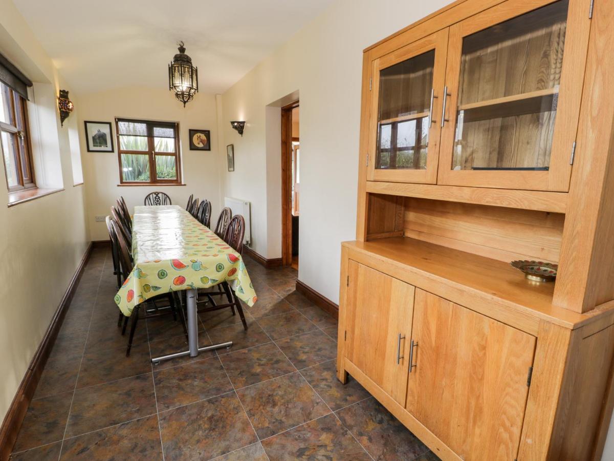 Ddol Helyg Farmhouse Llanrug Eksteriør billede